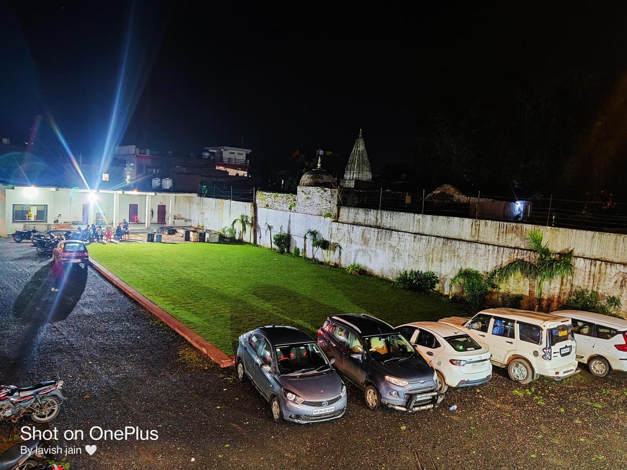 Hotel Modi Palace, Chanderi Mp Exteriör bild