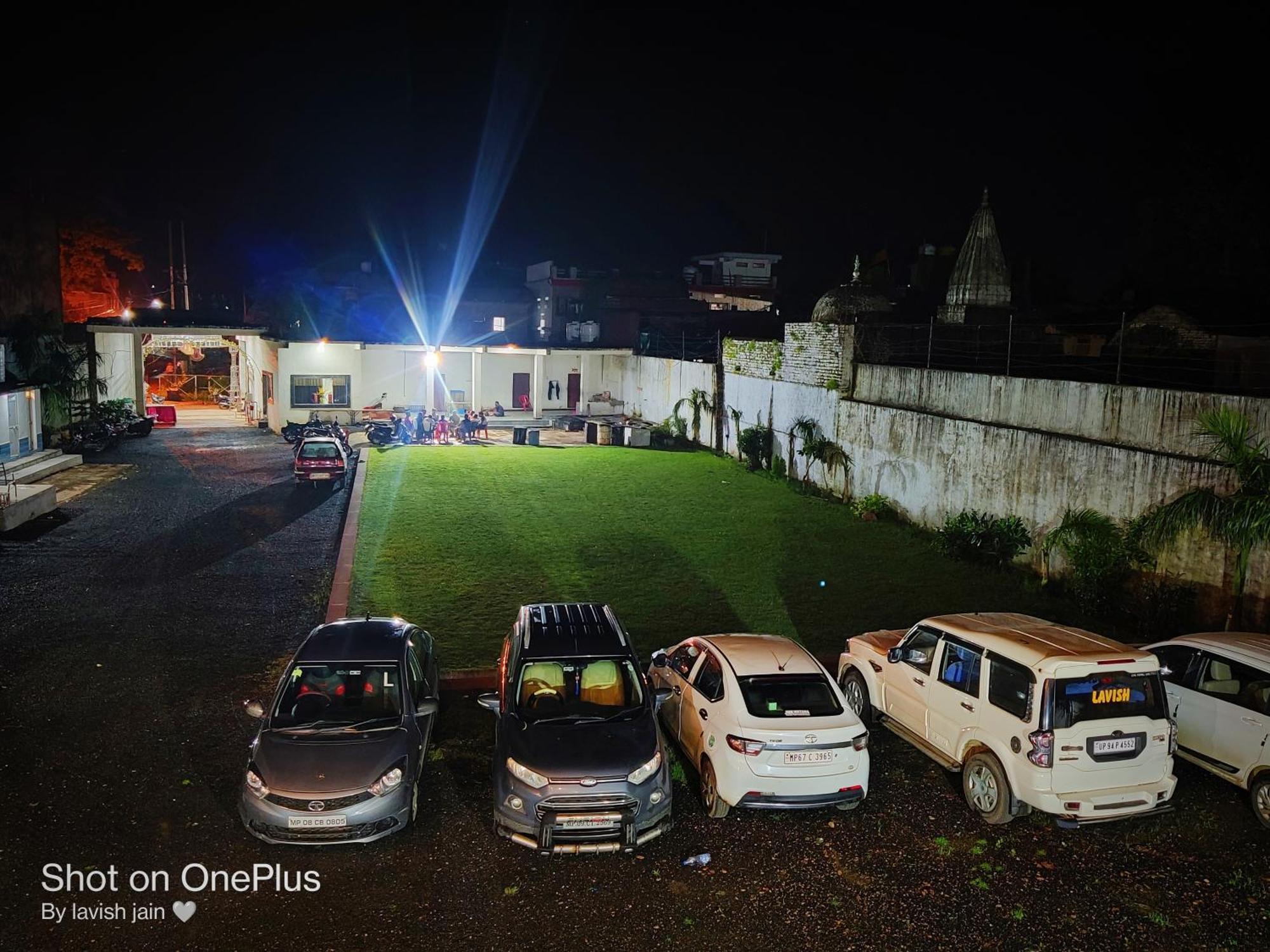 Hotel Modi Palace, Chanderi Mp Exteriör bild