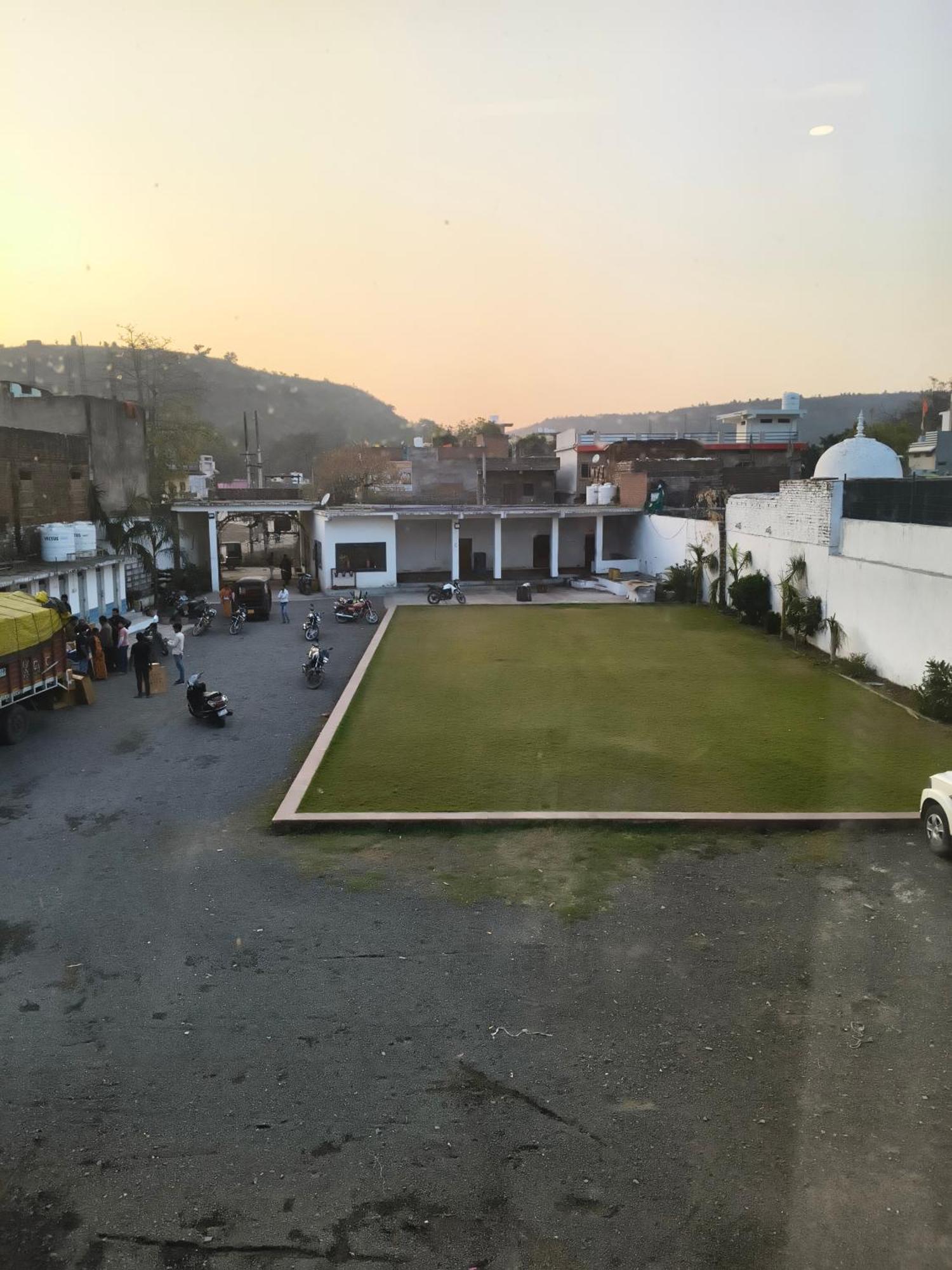 Hotel Modi Palace, Chanderi Mp Exteriör bild