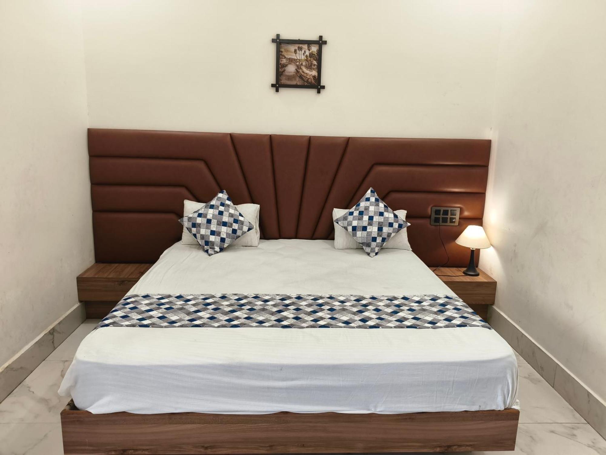 Hotel Modi Palace, Chanderi Mp Exteriör bild