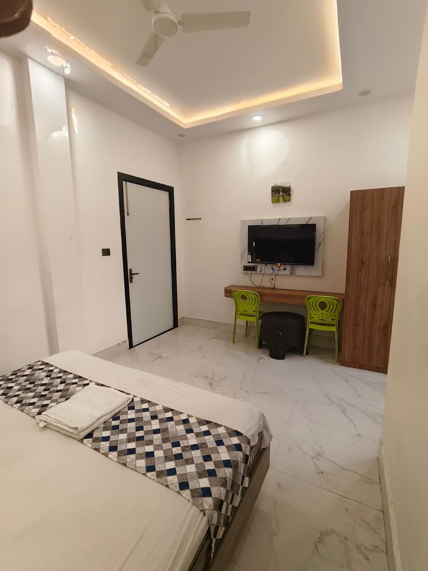 Hotel Modi Palace, Chanderi Mp Exteriör bild