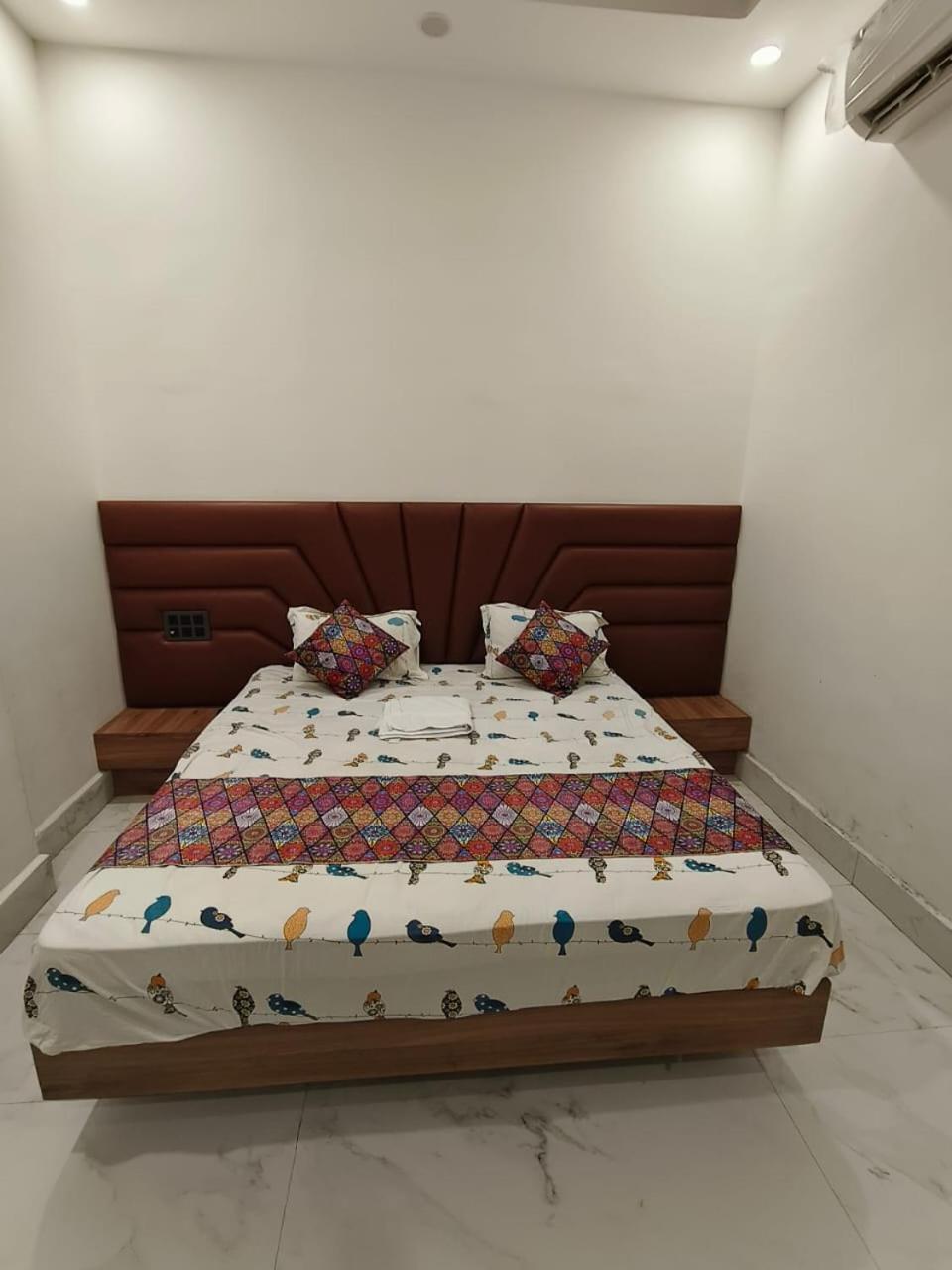 Hotel Modi Palace, Chanderi Mp Exteriör bild